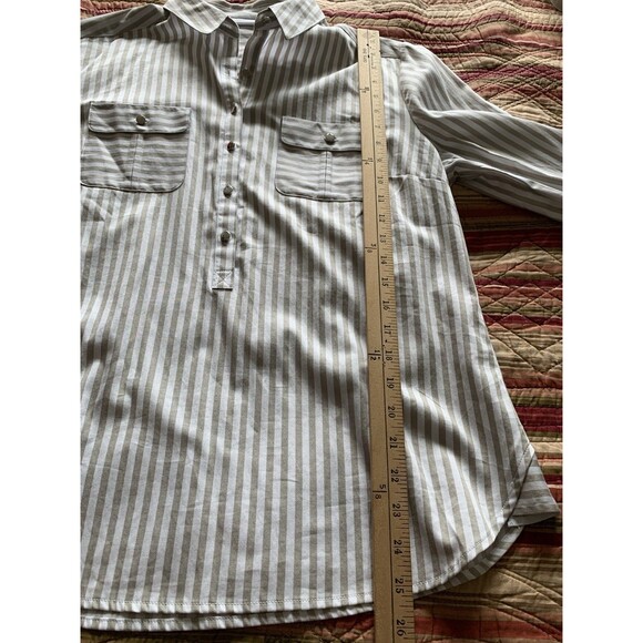 New York & Company, Long Sleeve Striped Button Up Shirt W/Pockets Large - Picture 7 of 8